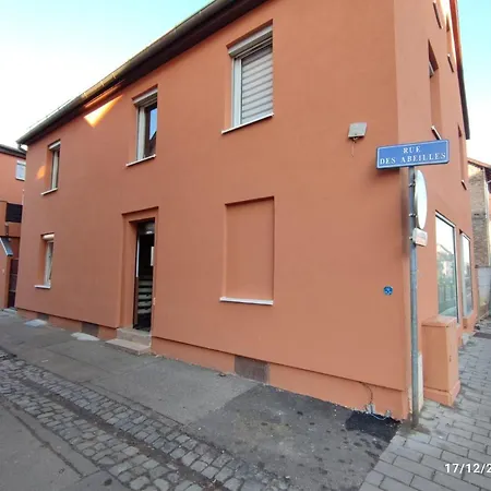 Romains - 1g - Hebergements Classes Avec Garage アパート *